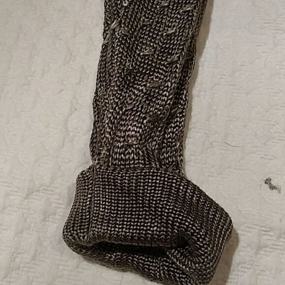 Sweater    - Picture 4 of 6